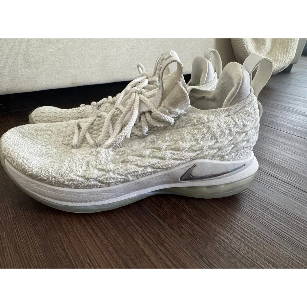 Nike LeBron‎ 15 Low Triple White Men's 9 Basketball Shoes
